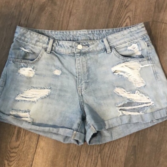 Lightwash distressed denim jean shorts - Picture 1 of 3